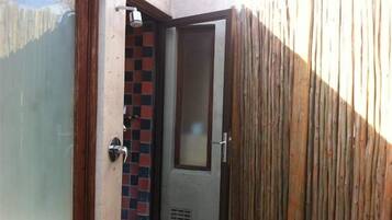 4 Bedroom Self-Catering Villa | Bathroom shower