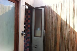 4 Bedroom Self-Catering Villa | Bathroom shower