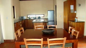 4 Bedroom Self-Catering Villa | Private kitchen