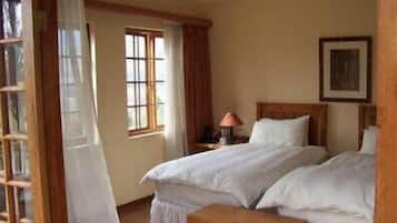 Self Catering apartment 2 guest | Premium bedding, free WiFi, bed sheets