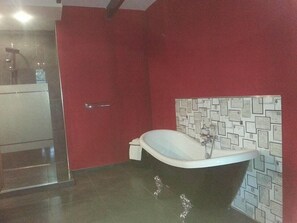 Deluxe Double Room | Bathroom | Shower, hair dryer