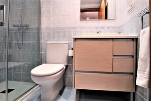 Departamento, 3 habitaciones, vista a la playa | Baño