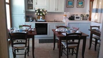 Café da manhã continental grátis todos os dias