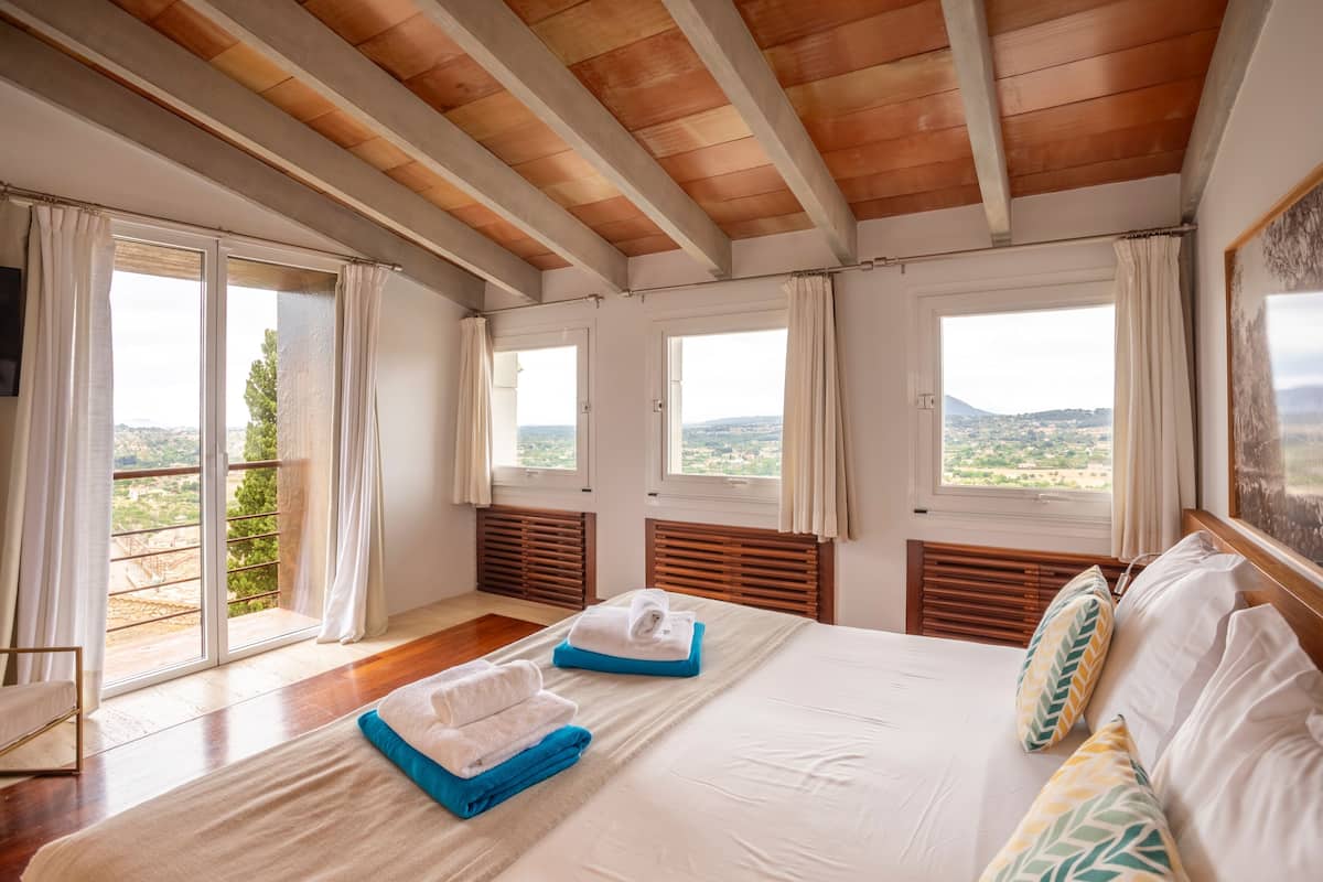 Deluxe Suite, Jetted Tub, Sea View