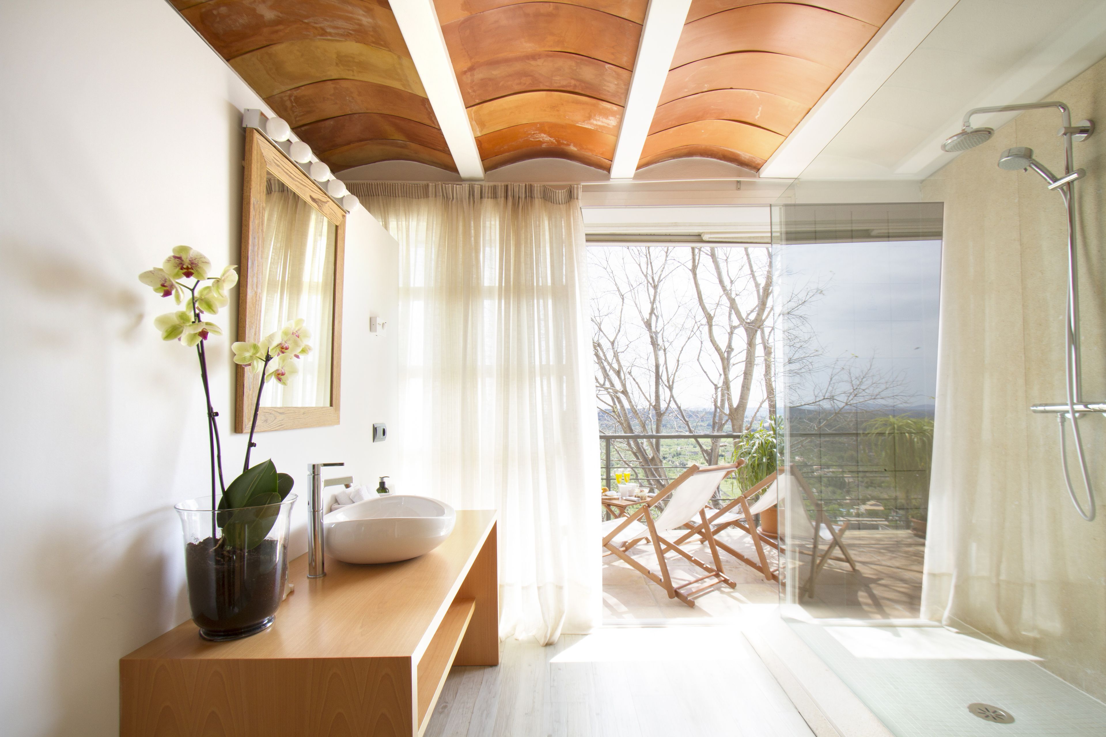 Suite Deluxe, terrassa | Bany | Articles de tocador gratuïts, assecador de cabells i tovalloles 