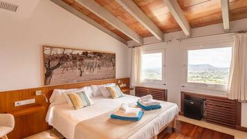 1 quarto, roupas de cama premium, escrivaninha, cortinas blackout