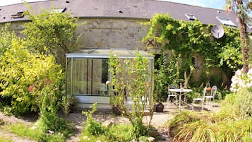 Traditional Cottage (Jardin) | Terrace/patio