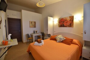 ダブルルーム シービュー | ミニバー、デスク、アイロン / アイロン台、ベビーベッド (無料)