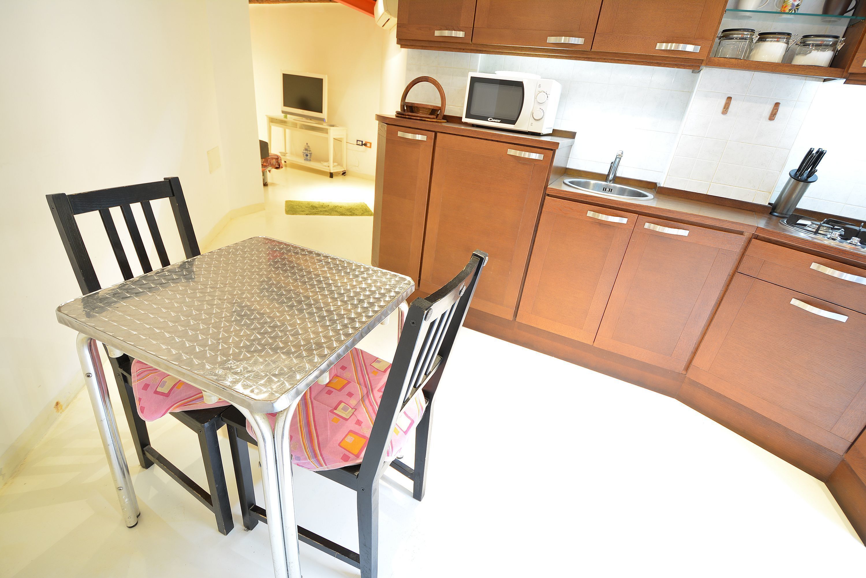 Single Room | In-room dining