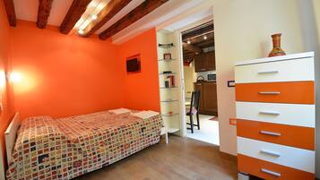 Einzelzimmer | 1 Schlafzimmer, Bügeleisen/Bügelbrett, kostenloses WLAN, Bettwäsche