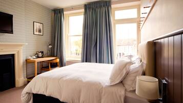 Double Room | Individually decorated, individually furnished, desk, laptop workspace