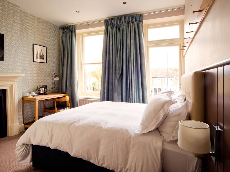 Standard Double Room | Individually decorated, individually furnished, desk, laptop workspace