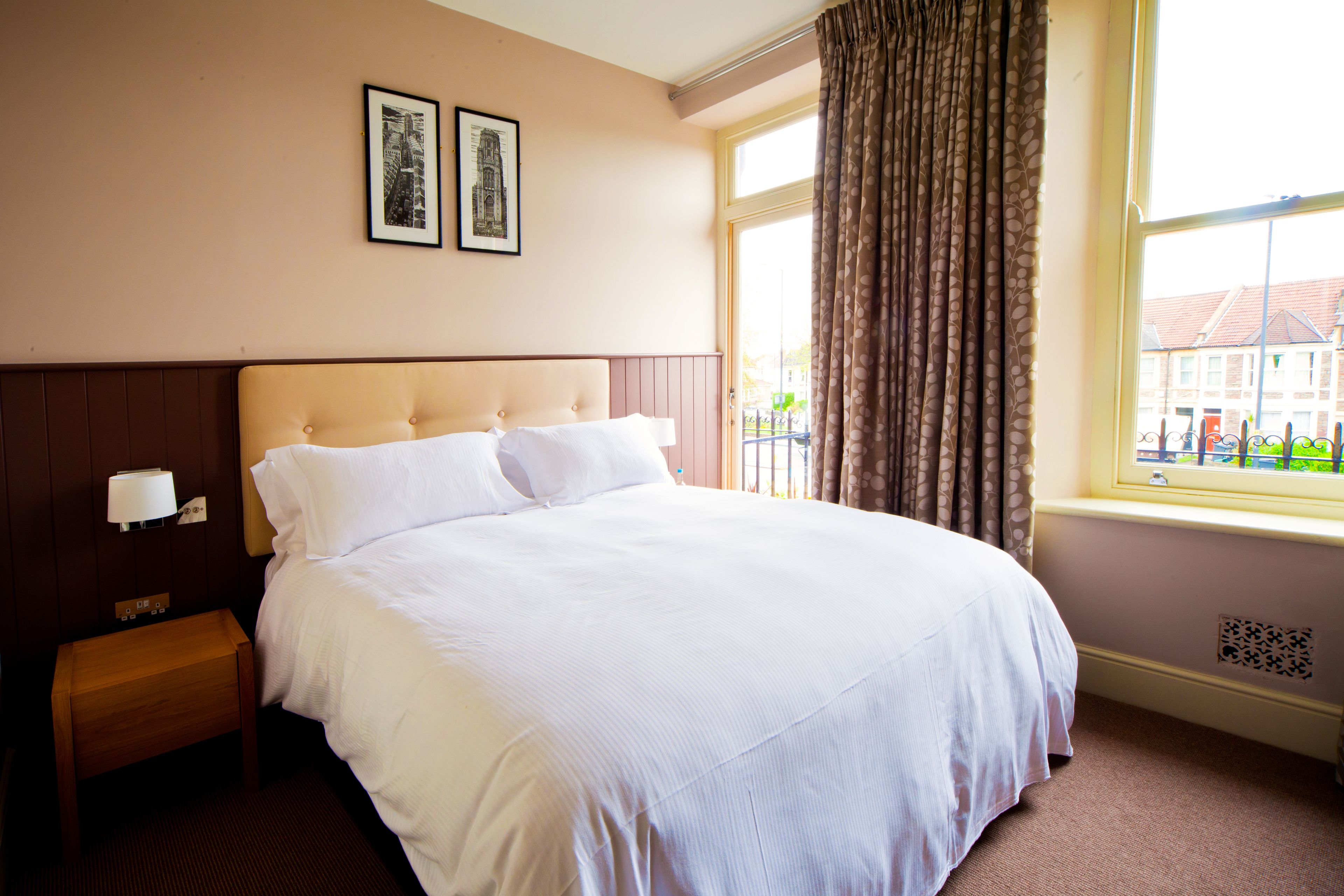 Decoración personalizada, muebles diferentes y escritorio 