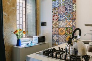 ด��ีไซน์สตูดิโอ | ครัวขนาดเล็กส่วนตัว | อุปกรณ์ทำความสะอาด