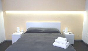 Deluxe-Doppelzimmer, 1 Schlafzimmer, mit Bad, Blick auf den Innenhof