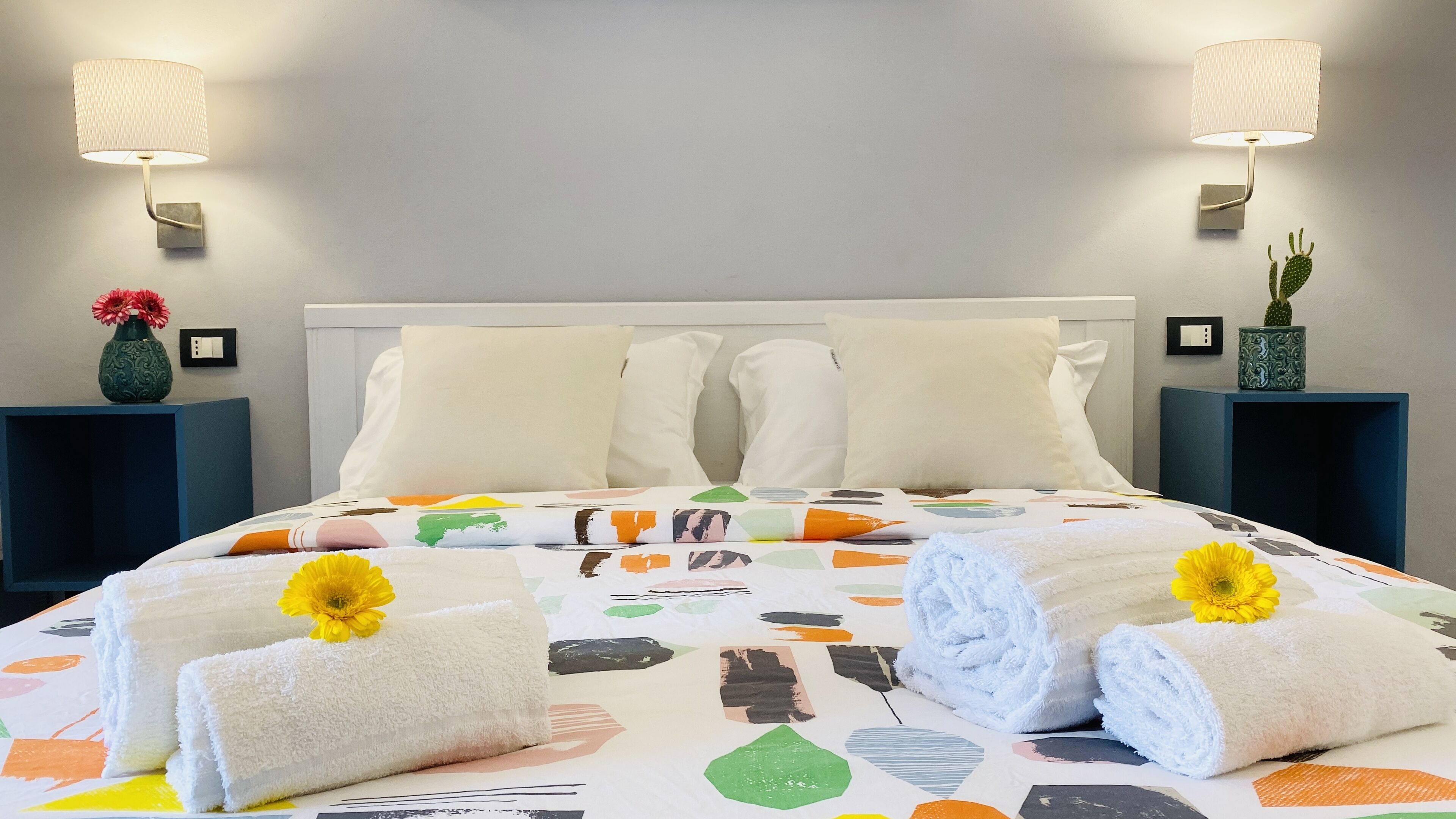 Hypo-allergenic bedding, down comforters, minibar, desk