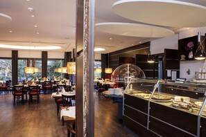 Dagelijks ontbijtbuffet (EUR 16.90 per persoon)