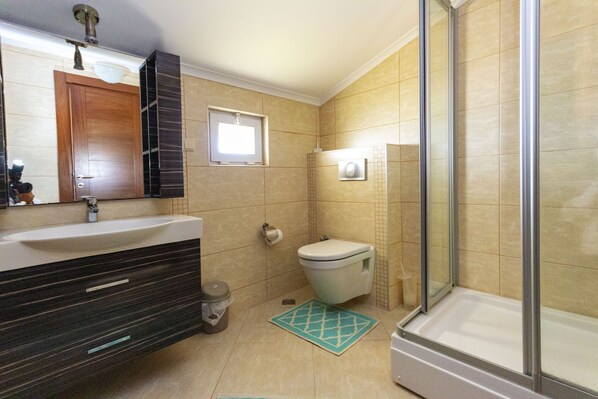 Villa, 4 Bedrooms | Bathroom