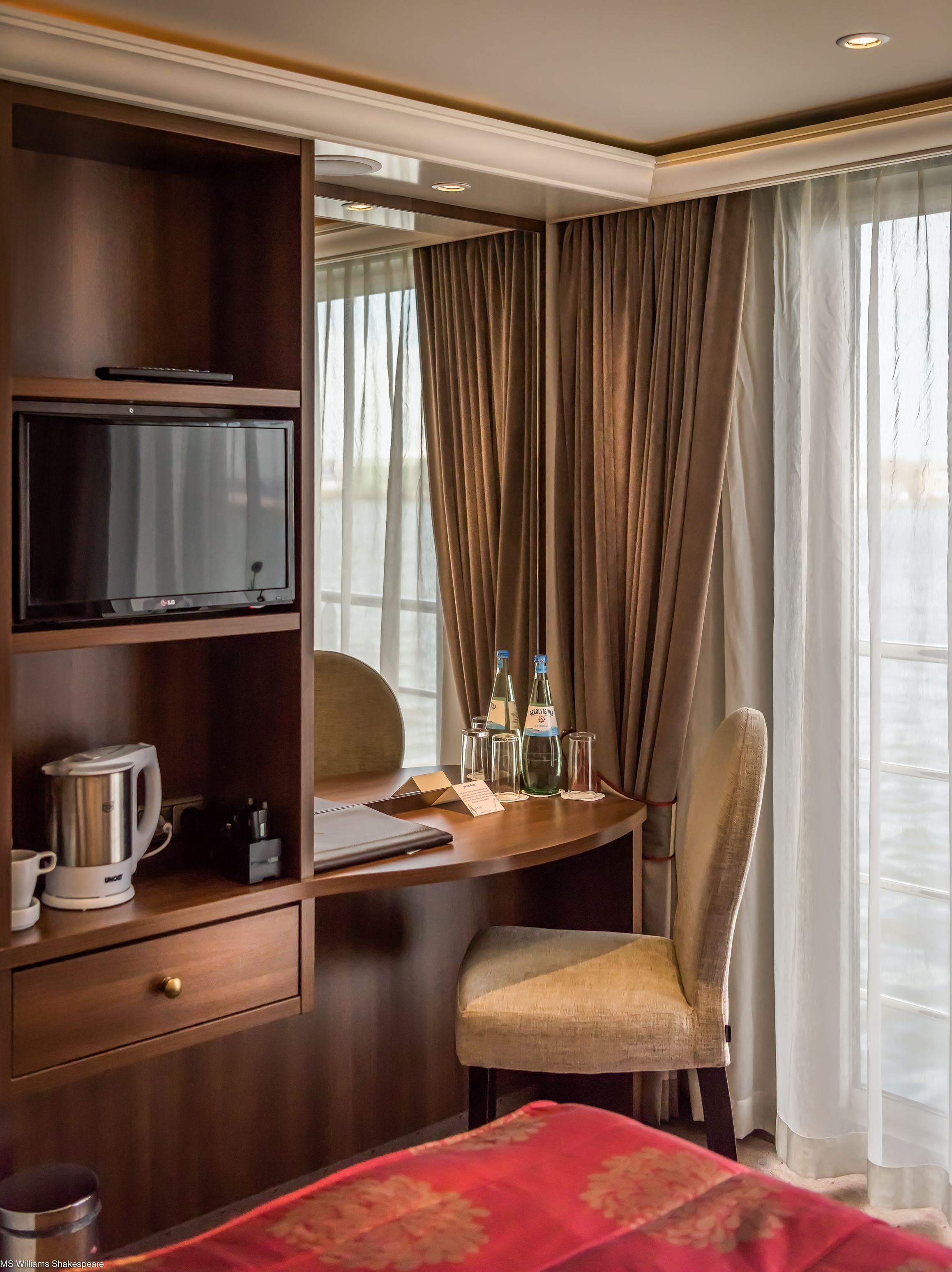 premium bedding, in-room safe, desk, free wifi