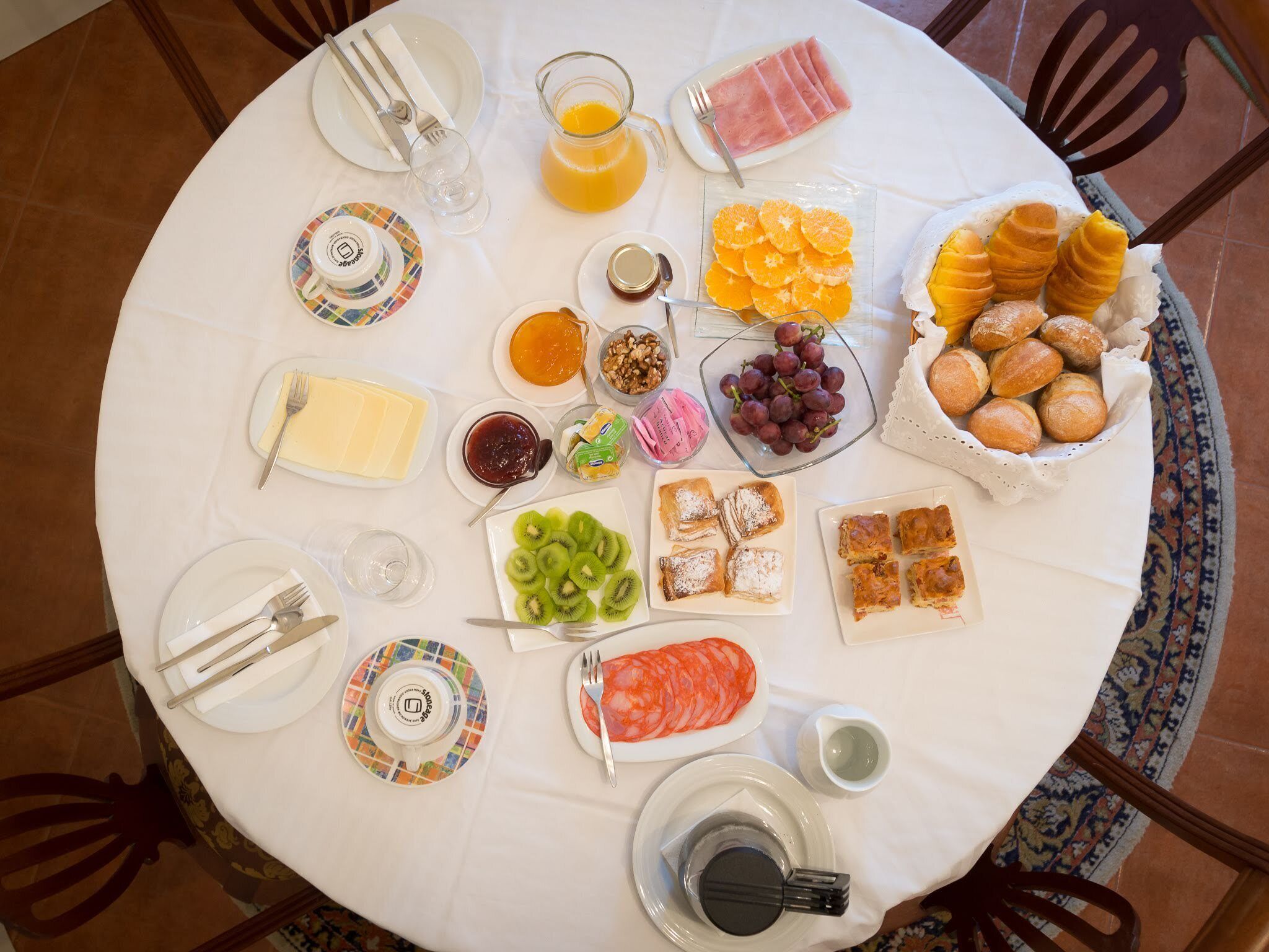 Free daily continental breakfast 