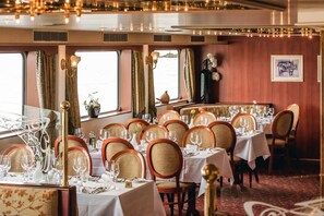 含每日吃到飽早餐