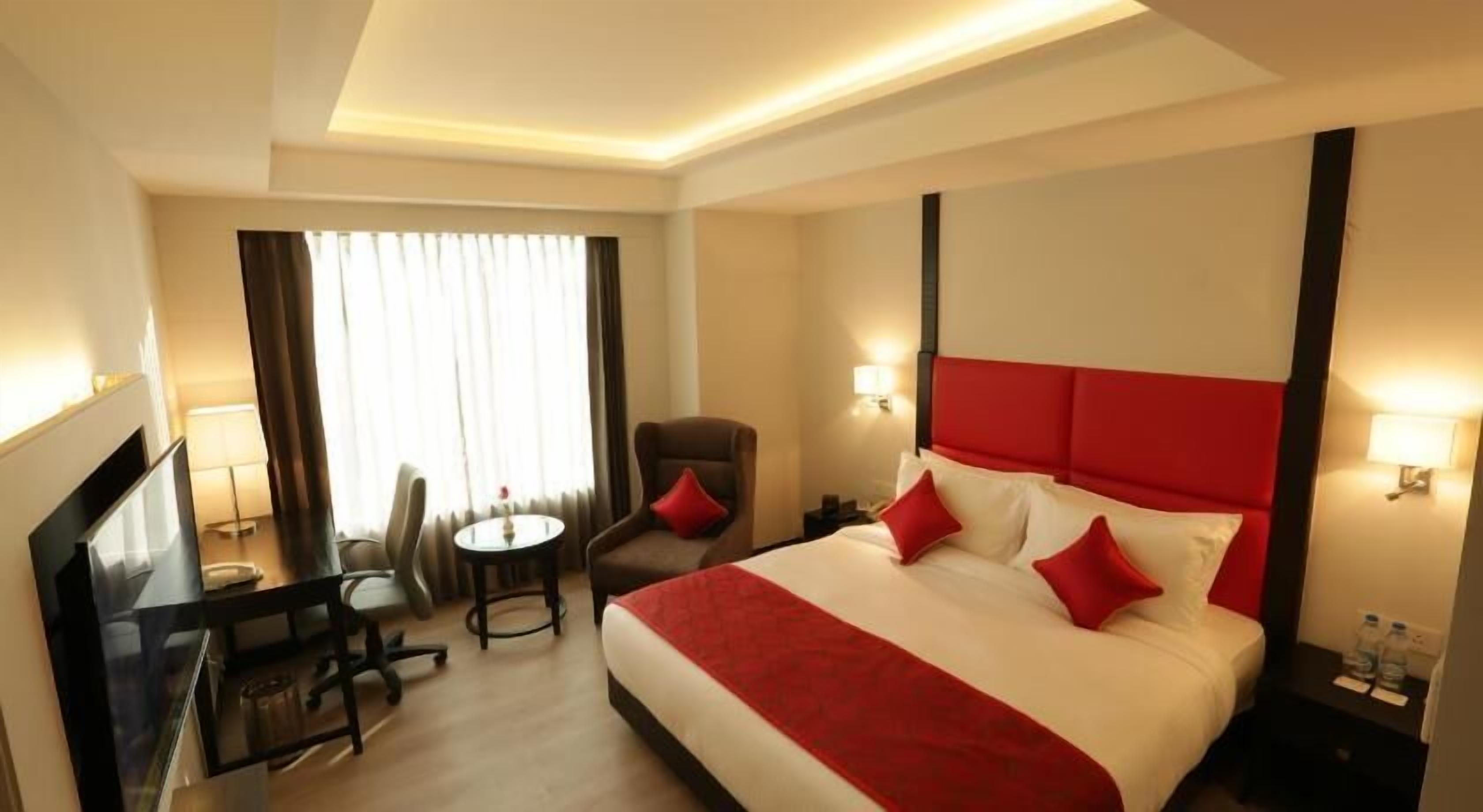 Premium bedding, minibar, in-room safe, desk