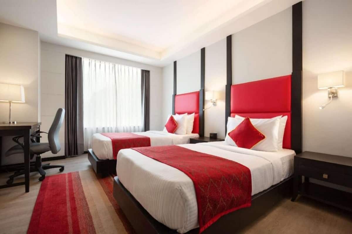 Premium bedding, minibar, in-room safe, desk