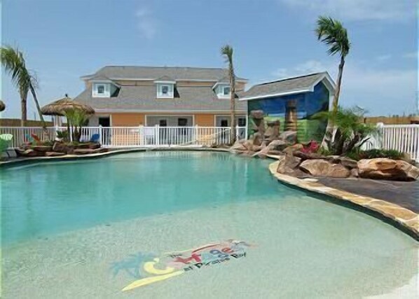Outdoor pool - Pirate s Choice PB111 (Port Aransas)