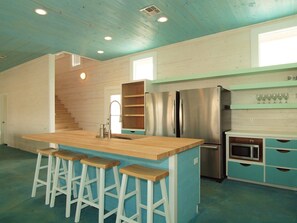 Huis, 6 slaapkamers | Privékeuken | Een koelkast, een magnetron, een koffiezetapparaat/waterkoker