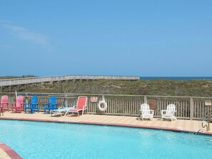 Outdoor pool - Beach Bucket GC1006 (Port Aransas)