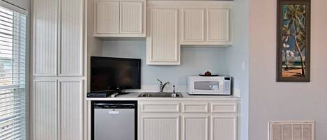 House, 3 Bedrooms | Private kitchenette