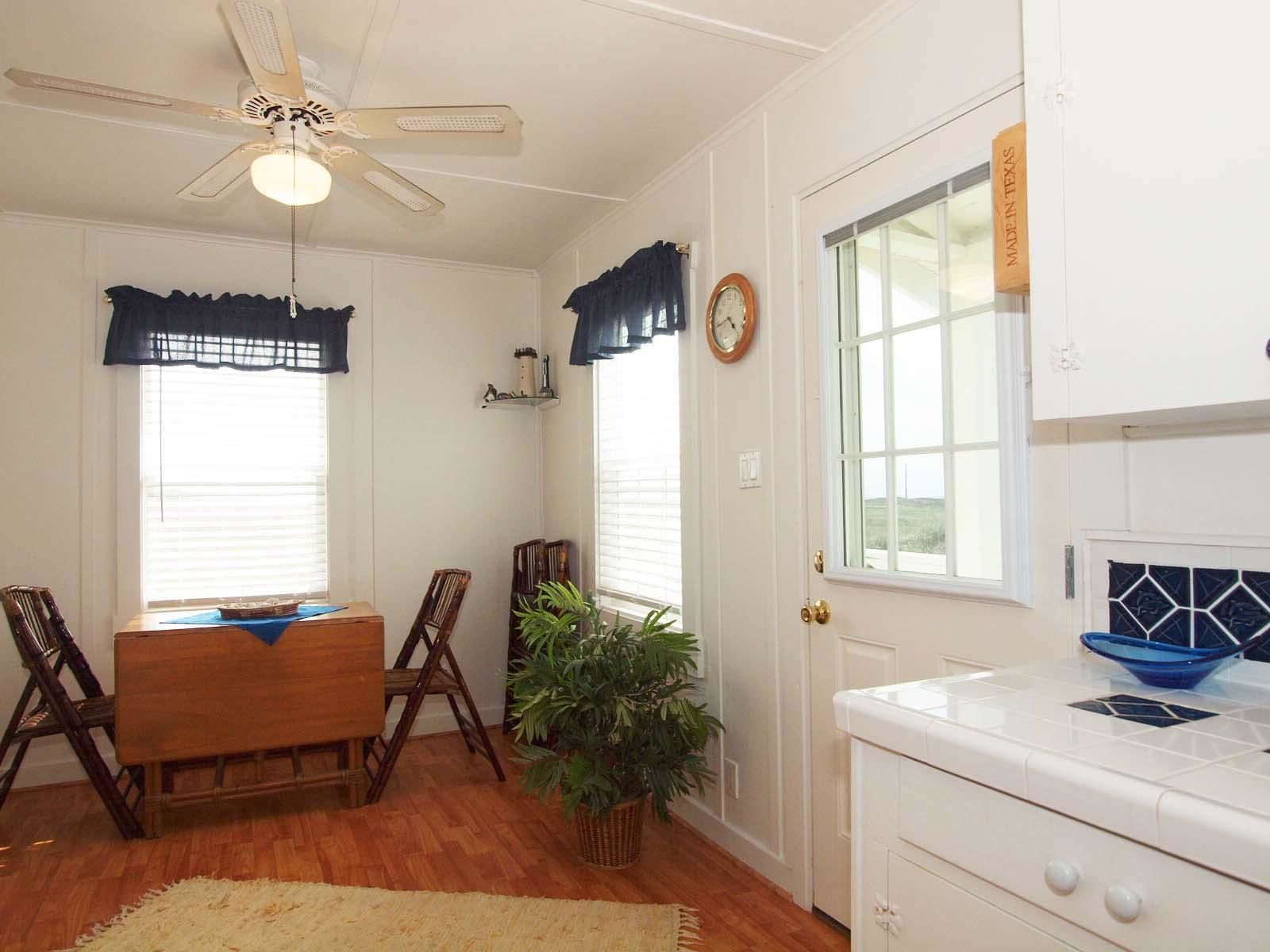 House, 1 Bedroom | In-room dining