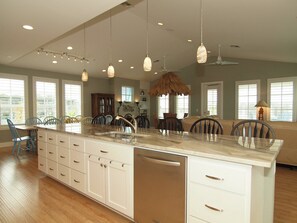 House, 5 Bedrooms | Private kitchen | Fridge, microwave, stovetop, coffee/tea maker