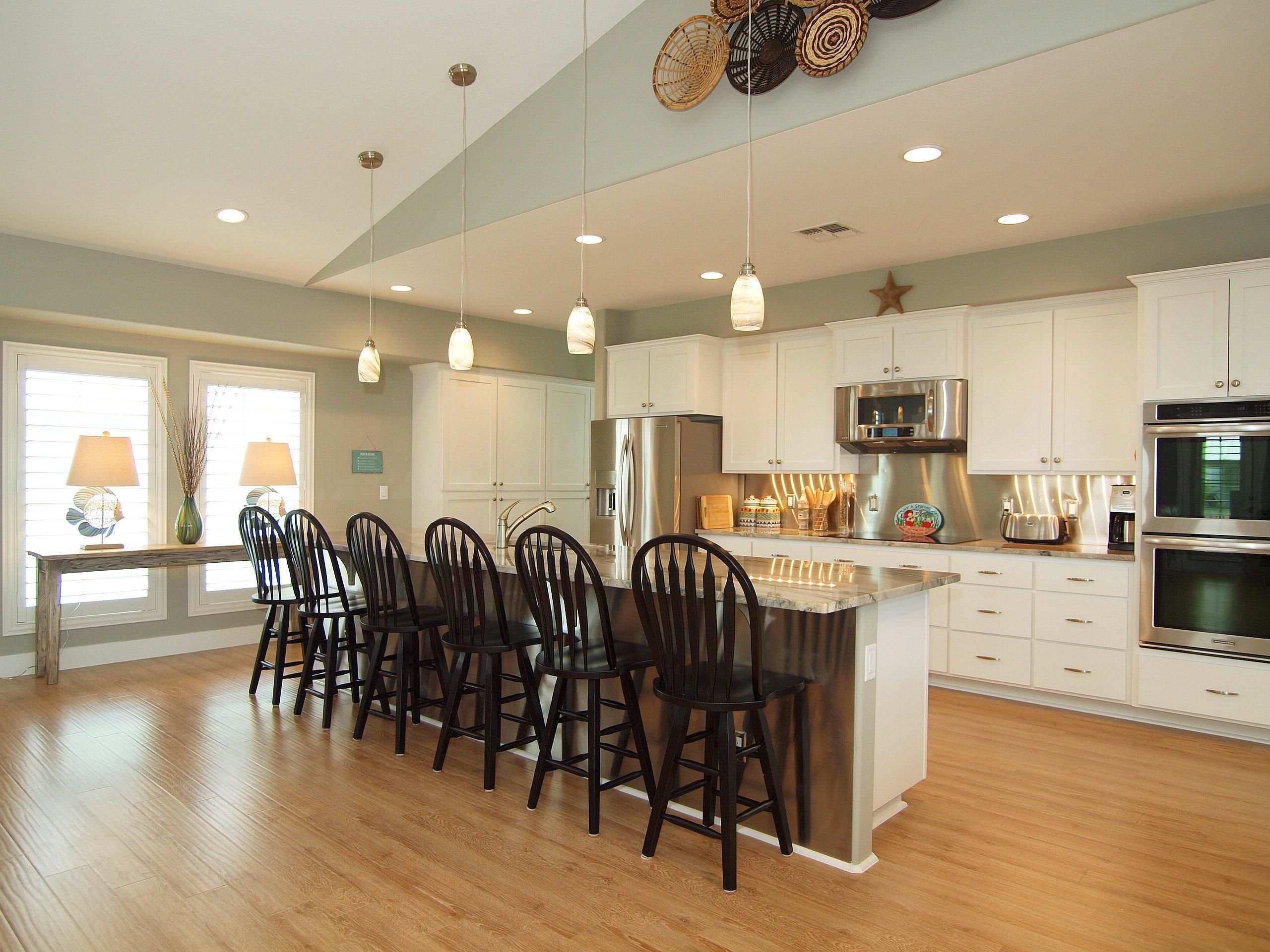 House, 5 Bedrooms | Private kitchen | Fridge, microwave, stovetop, coffee/tea maker