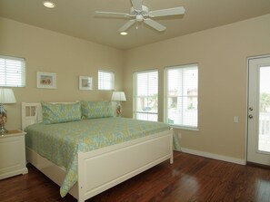 House, 6 Bedrooms