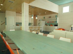 In-room dining - Beach Bound VW95 (Port Aransas)