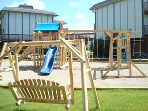 Children’s play area – outdoor