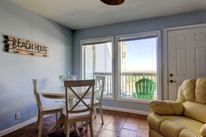 Condo, 2 Bedrooms | Living area