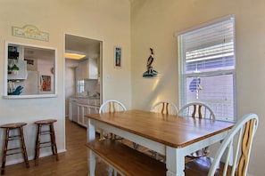 House, 3 Bedrooms | In-room dining - The Shell House 1120SS (Port Aransas)