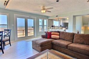 House, 4 Bedrooms | Living room | DVD player - Water's Edge 6LC (Port Aransas)