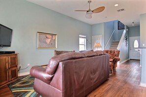 House, 2 Bedrooms | Living area | DVD player - Buttercup Cottage 6BV (Port Aransas)