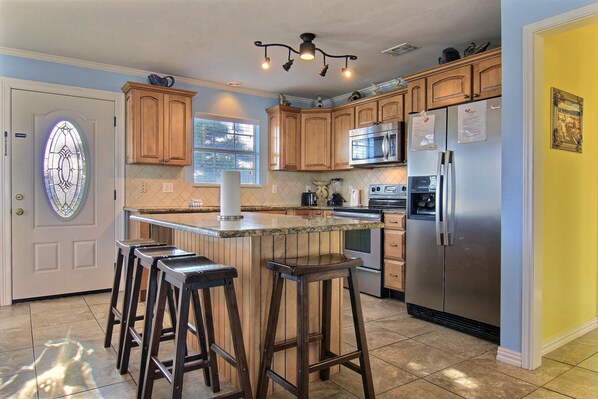 House, 5 Bedrooms | Private kitchen | Fridge, microwave, stovetop, coffee/tea maker