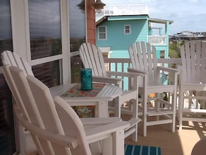 House, 4 Bedrooms | Balcony