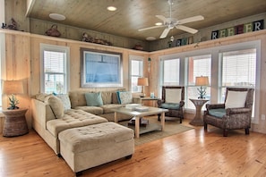 House, 4 Bedrooms | Living area