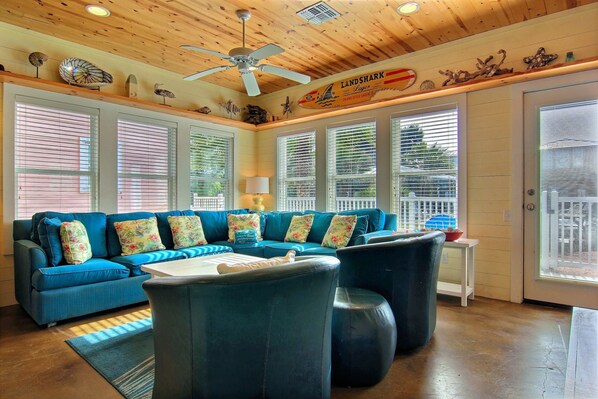 House, 4 Bedrooms | Living area