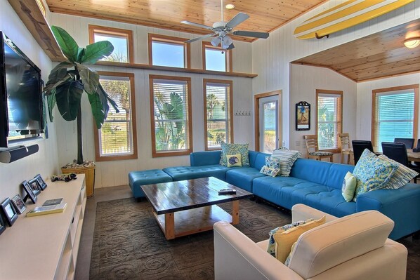 Casa, 4 habitaciones | Sala de estar | Reproductor de DVD