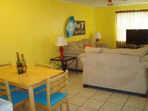 Condo, 1 Bedroom | Living area