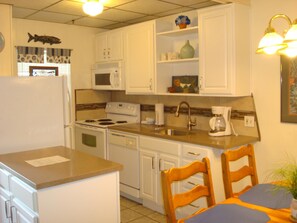 Condo, 2 Bedrooms | Private kitchen | Fridge, microwave, coffee/tea maker - Turtle s Pace SIV5 (Port Aransas)
