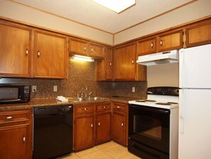 Condo, 2 Bedrooms | Private kitchen | Fridge, microwave, coffee/tea maker - Marlin 523AVD (Port Aransas)