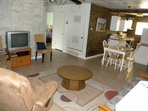 Living area - Sol Mate SIV33 (Port Aransas)